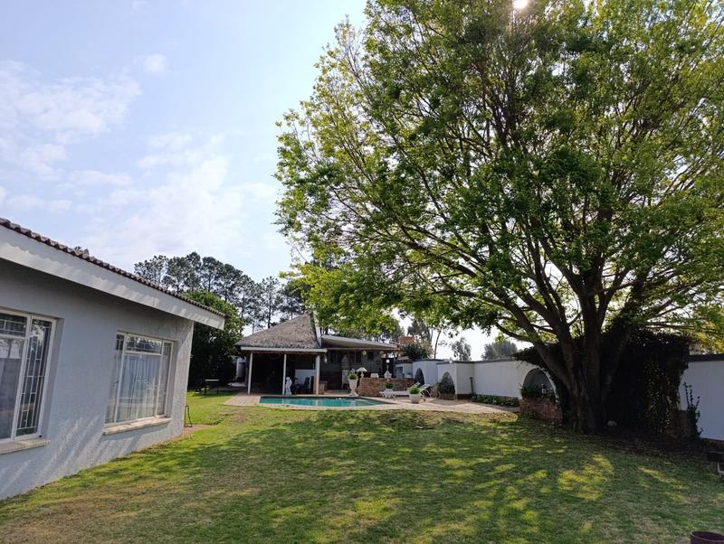 4 Bedroom Property for Sale in Middelburg Eastern Cape